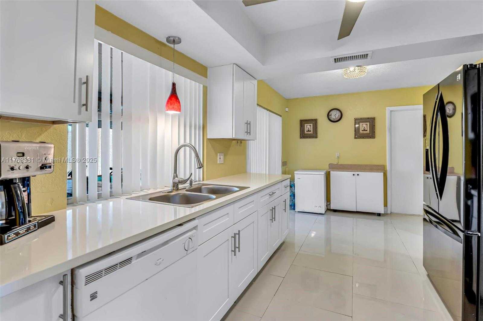Small Image of 7220 NORTH WEST 8TH CT, Margate Number 5