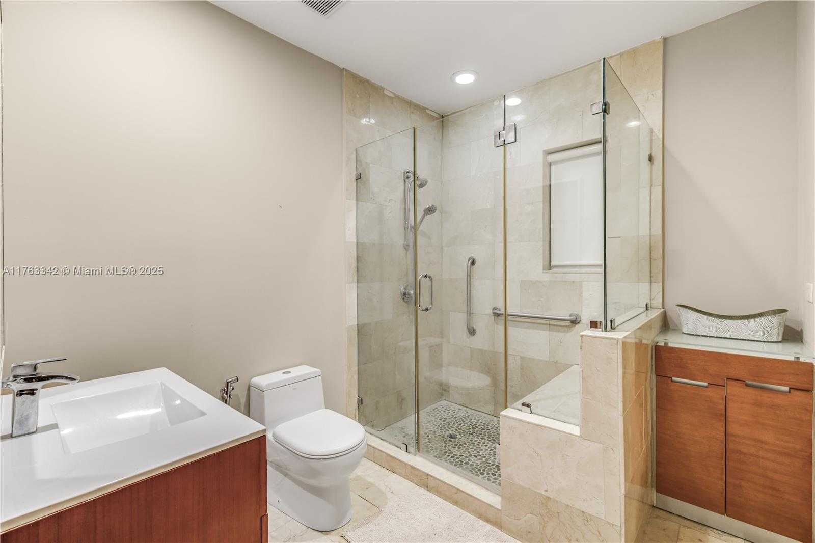 Small Image of 9457 CARLYLE AVE, Surfside Number 12