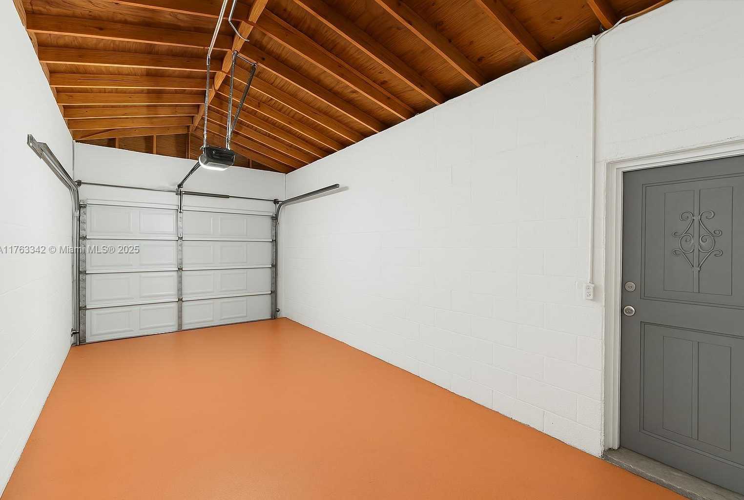 Small Image of 9457 CARLYLE AVE, Surfside Number 21
