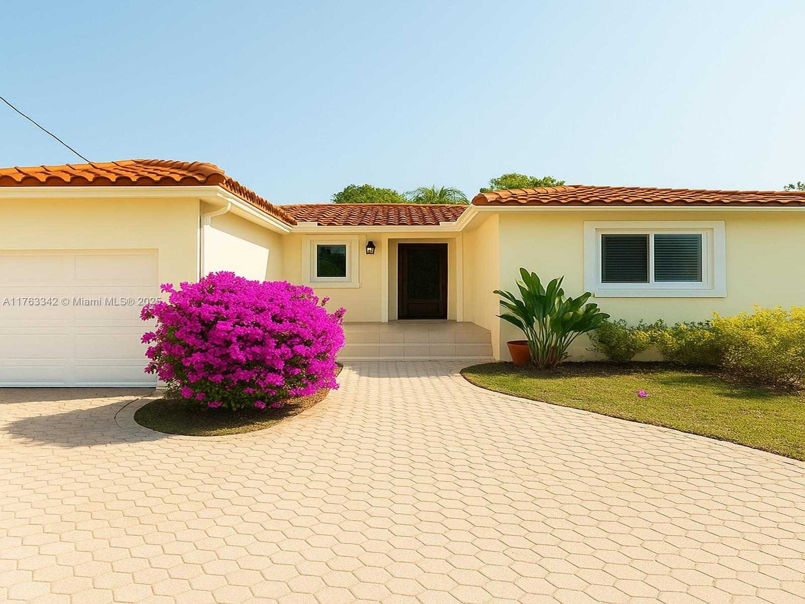 Small Image of 9457 CARLYLE AVE, Surfside Number 3