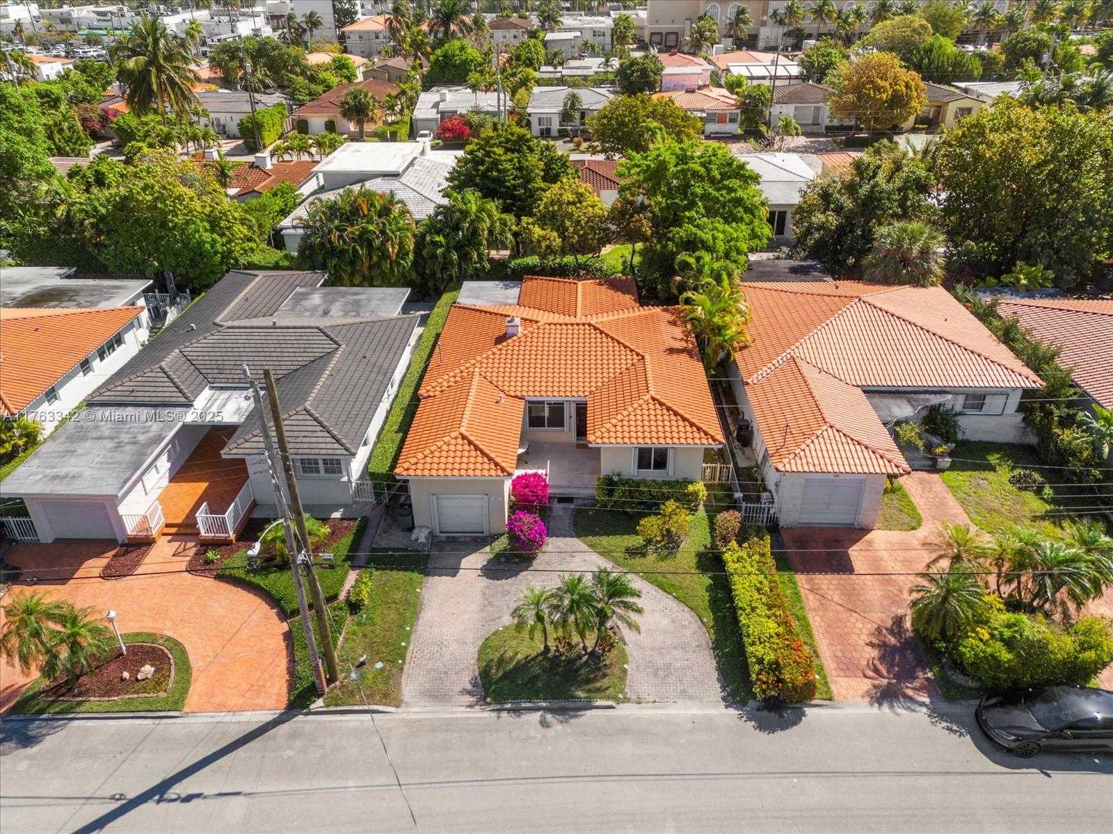 Small Image of 9457 CARLYLE AVE, Surfside Number 40