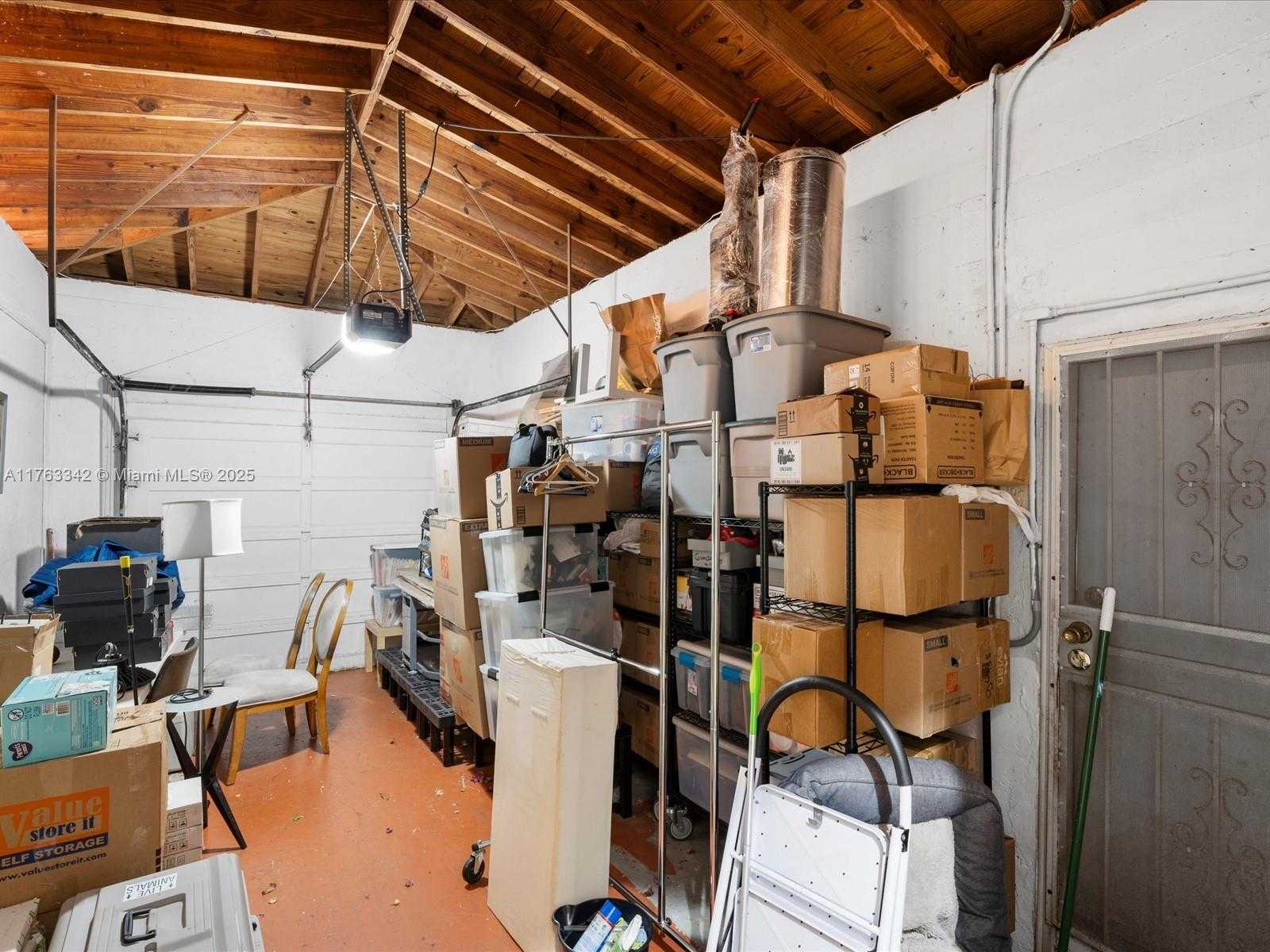 Small Image of 9457 CARLYLE AVE, Surfside Number 43