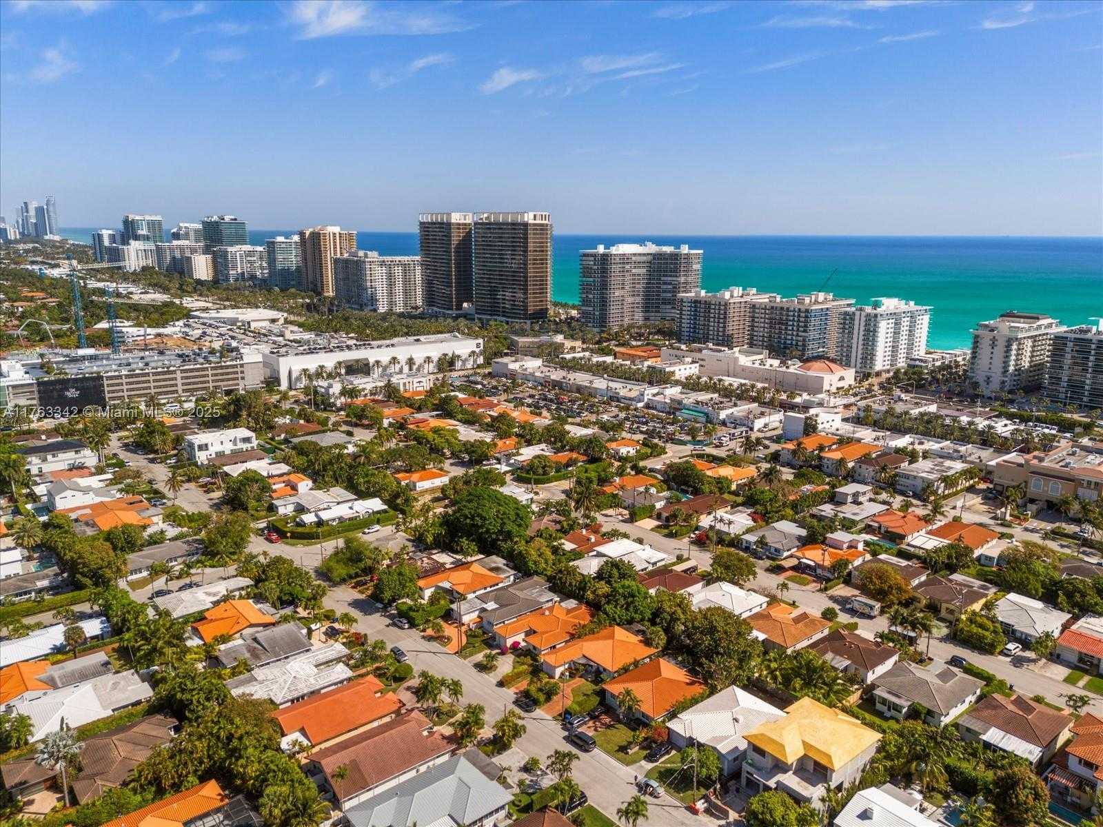Small Image of 9457 CARLYLE AVE, Surfside Number 57