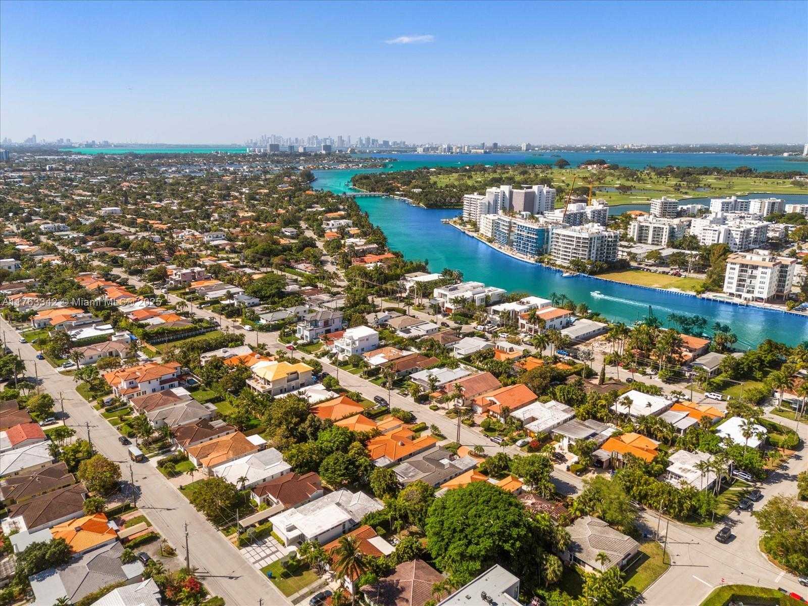 Small Image of 9457 CARLYLE AVE, Surfside Number 58