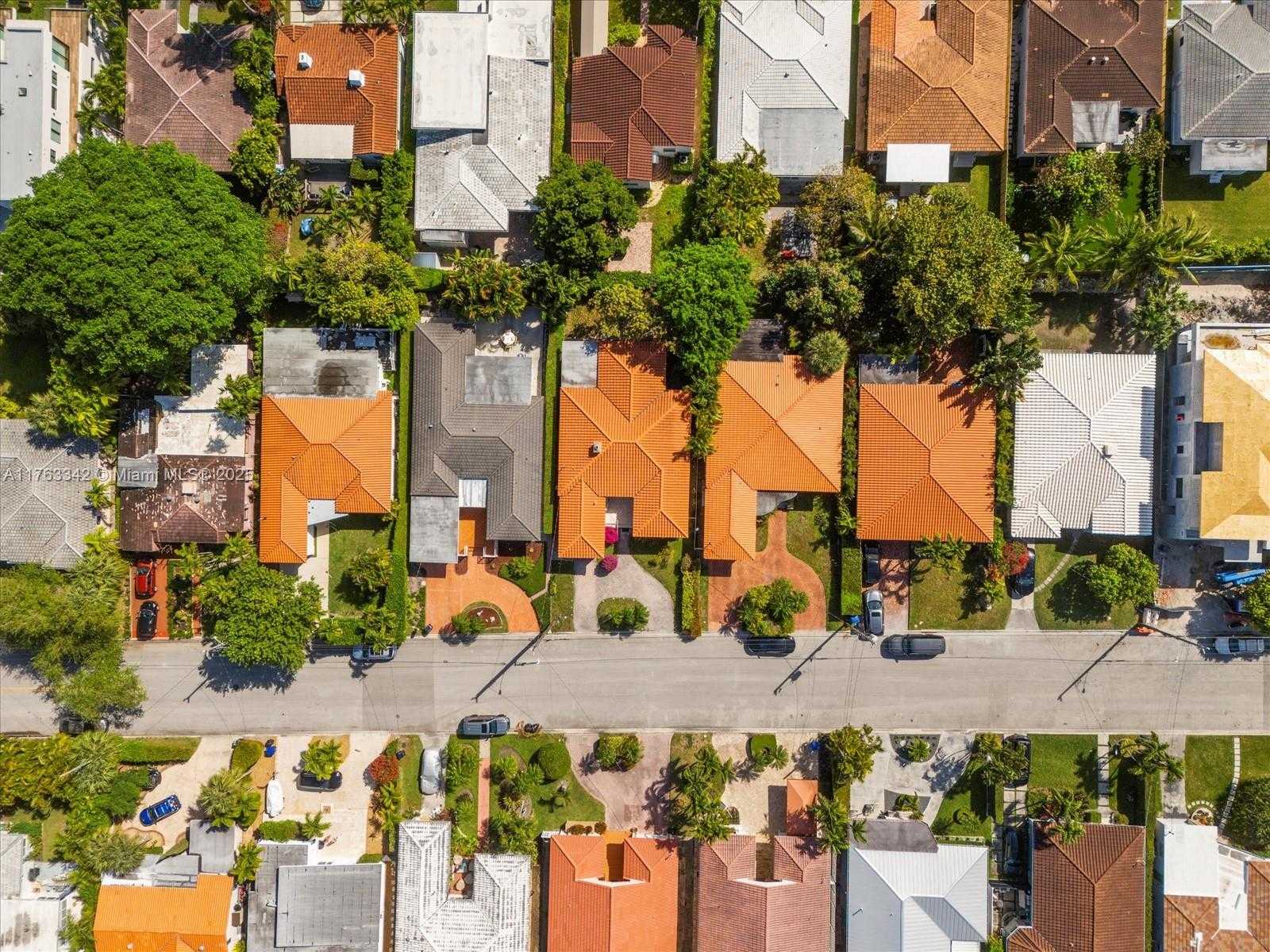 Small Image of 9457 CARLYLE AVE, Surfside Number 59