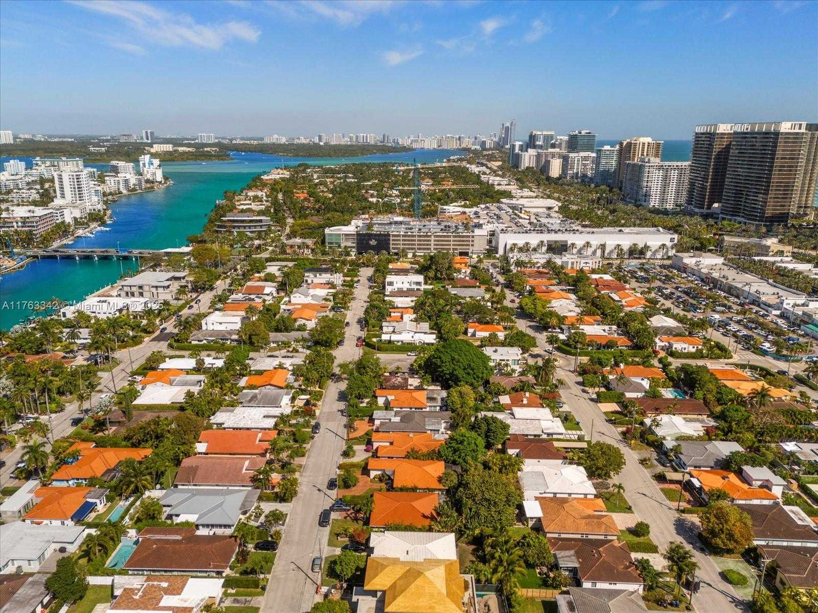 Small Image of 9457 CARLYLE AVE, Surfside Number 63