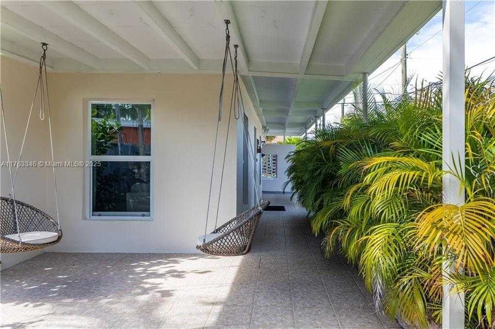 Small Image of 912 SOUTH 15TH AVE, Hollywood Number 2