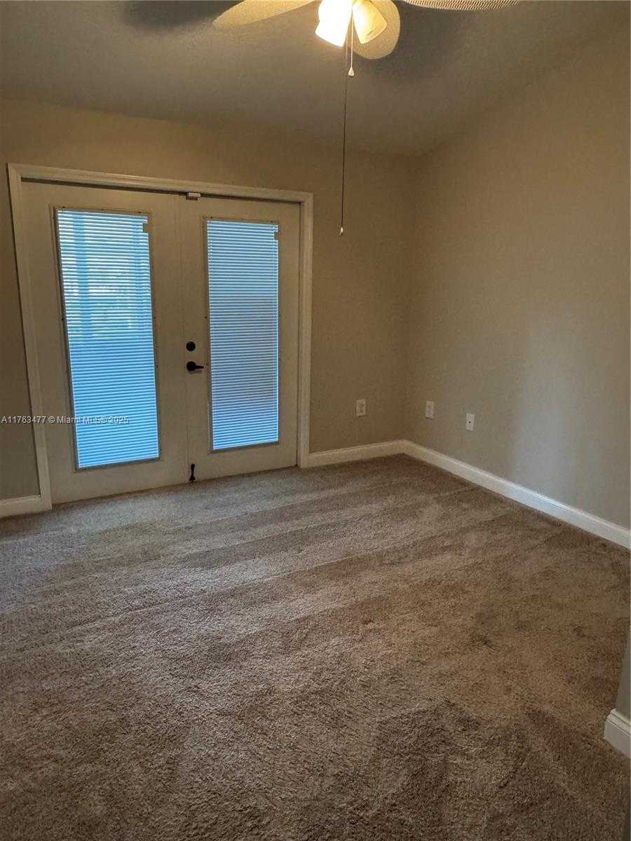 Small Image of 445 DIANA BLVD, Other City - In The State Of Florida Number 20