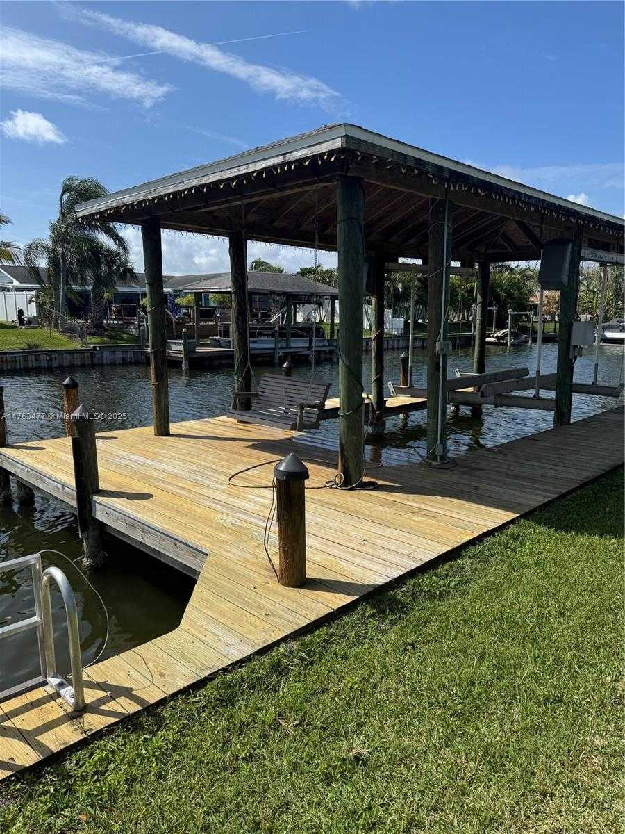 Small Image of 445 DIANA BLVD, Other City - In The State Of Florida Number 3