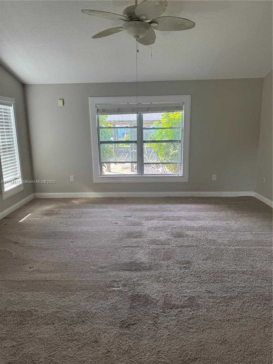 Small Image of 445 DIANA BLVD, Other City - In The State Of Florida Number 4