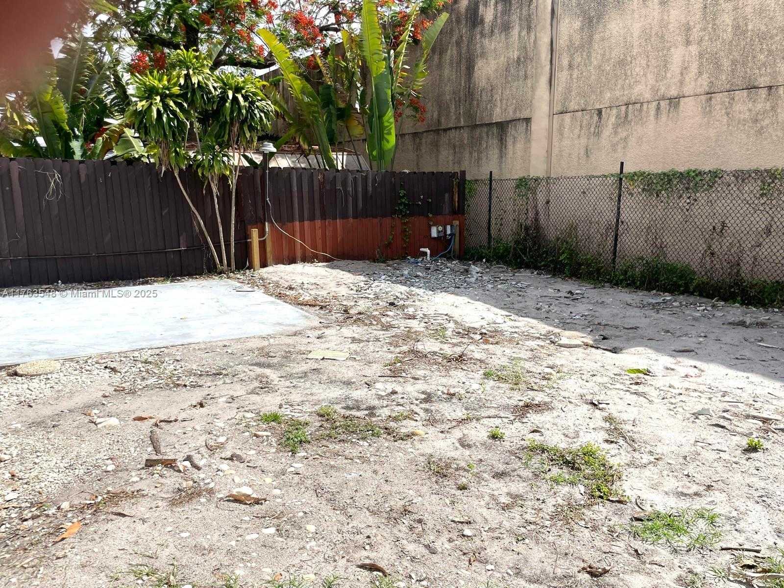 Small Image of 1541 SOUTH WEST 52ND AVE, Plantation Number 18