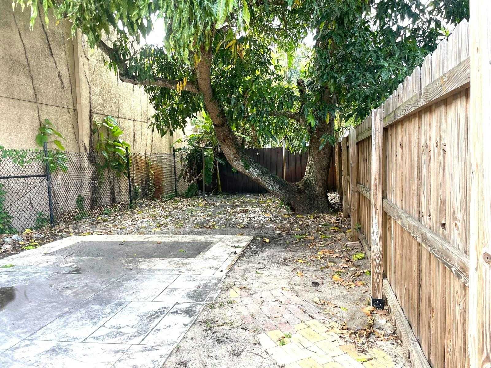Small Image of 1541 SOUTH WEST 52ND AVE, Plantation Number 21