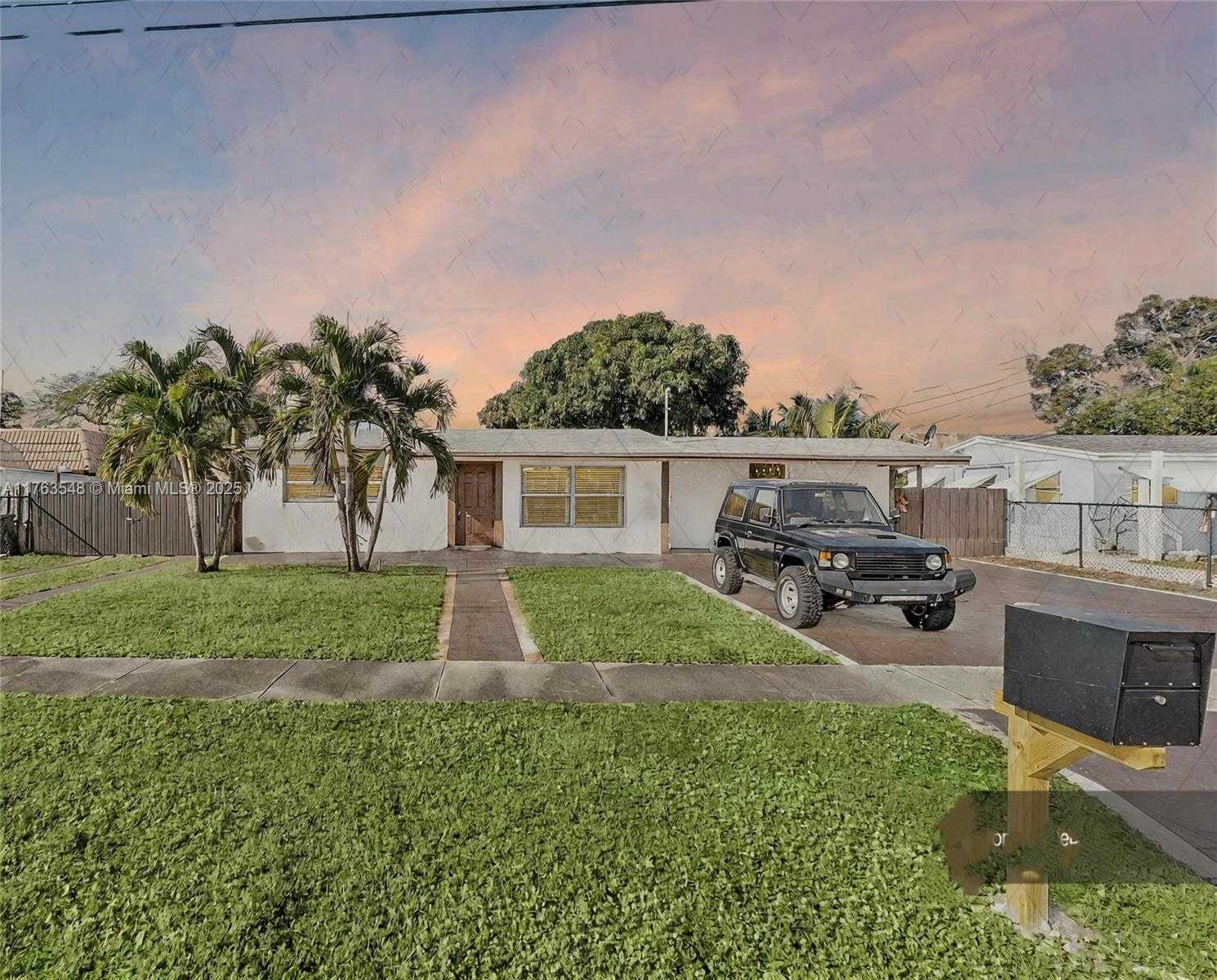 Small Image of 1541 SOUTH WEST 52ND AVE, Plantation Number 27