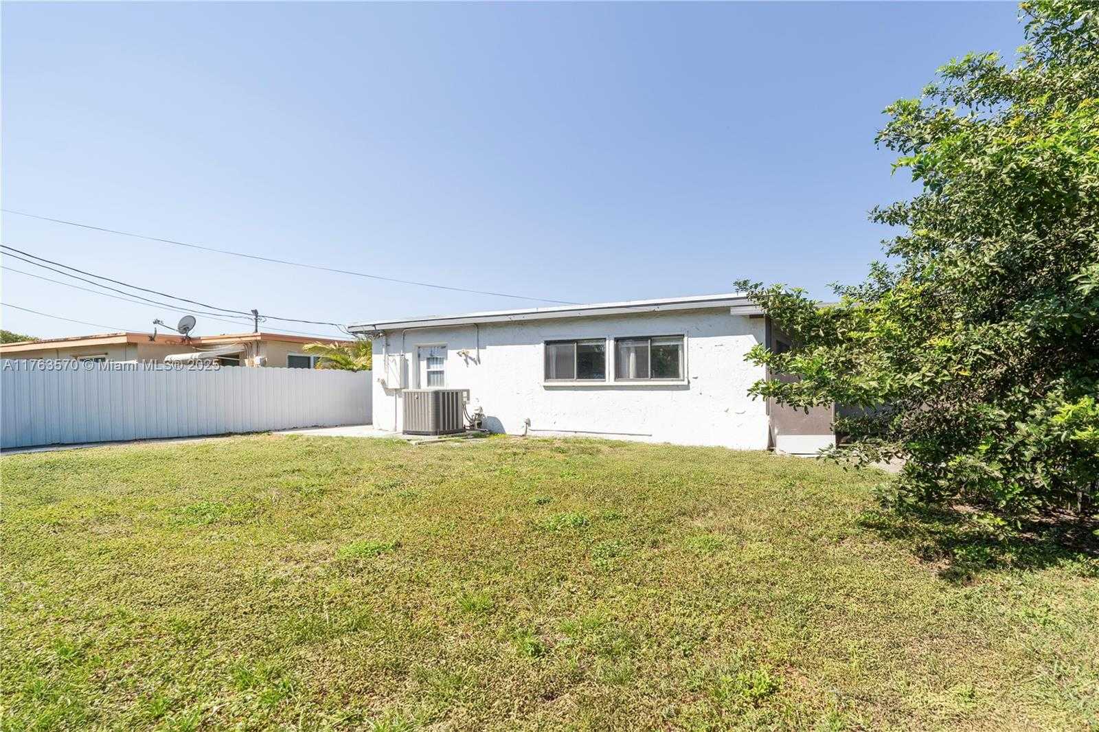 Small Image of 7450 HOPE ST, Hollywood Number 15