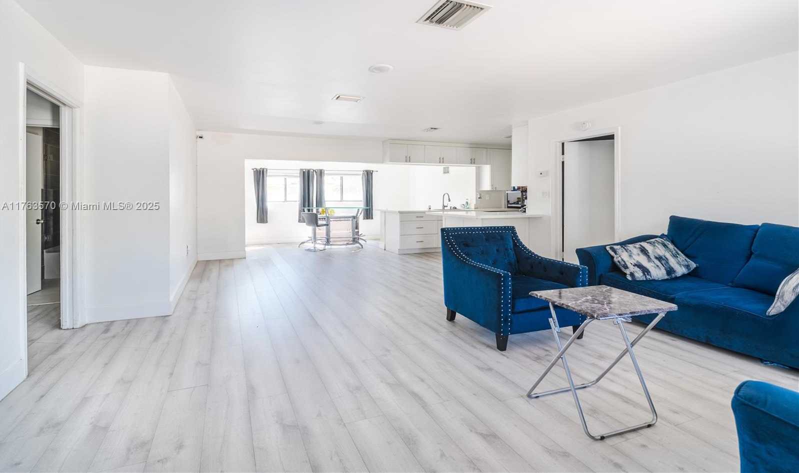 Small Image of 7450 HOPE ST, Hollywood Number 2