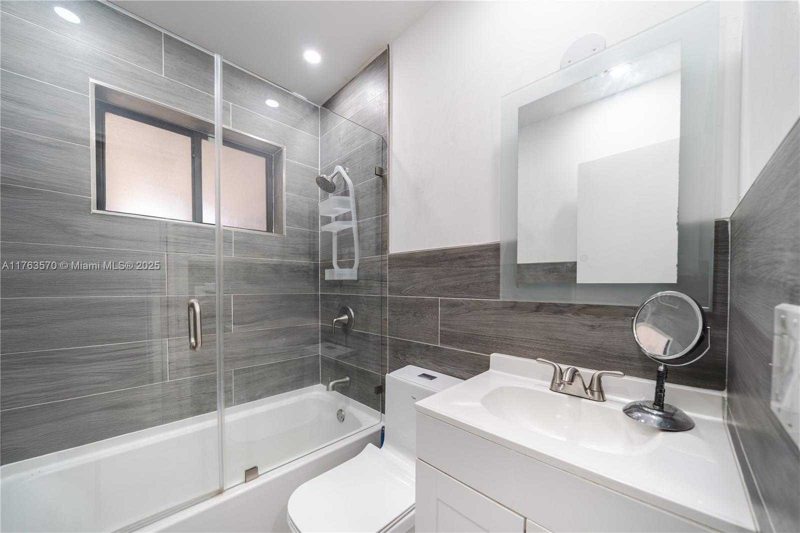 Small Image of 7450 HOPE ST, Hollywood Number 8