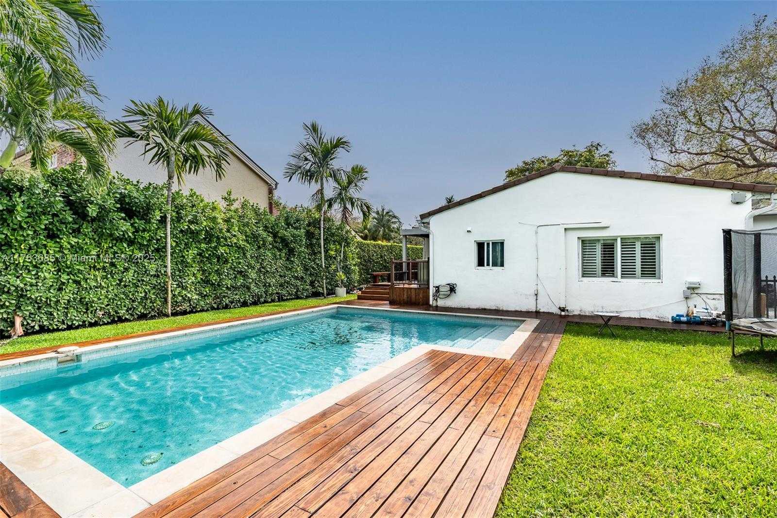 Small Image of 1223 NORTH EAST 102ND ST, Miami Shores Number 30
