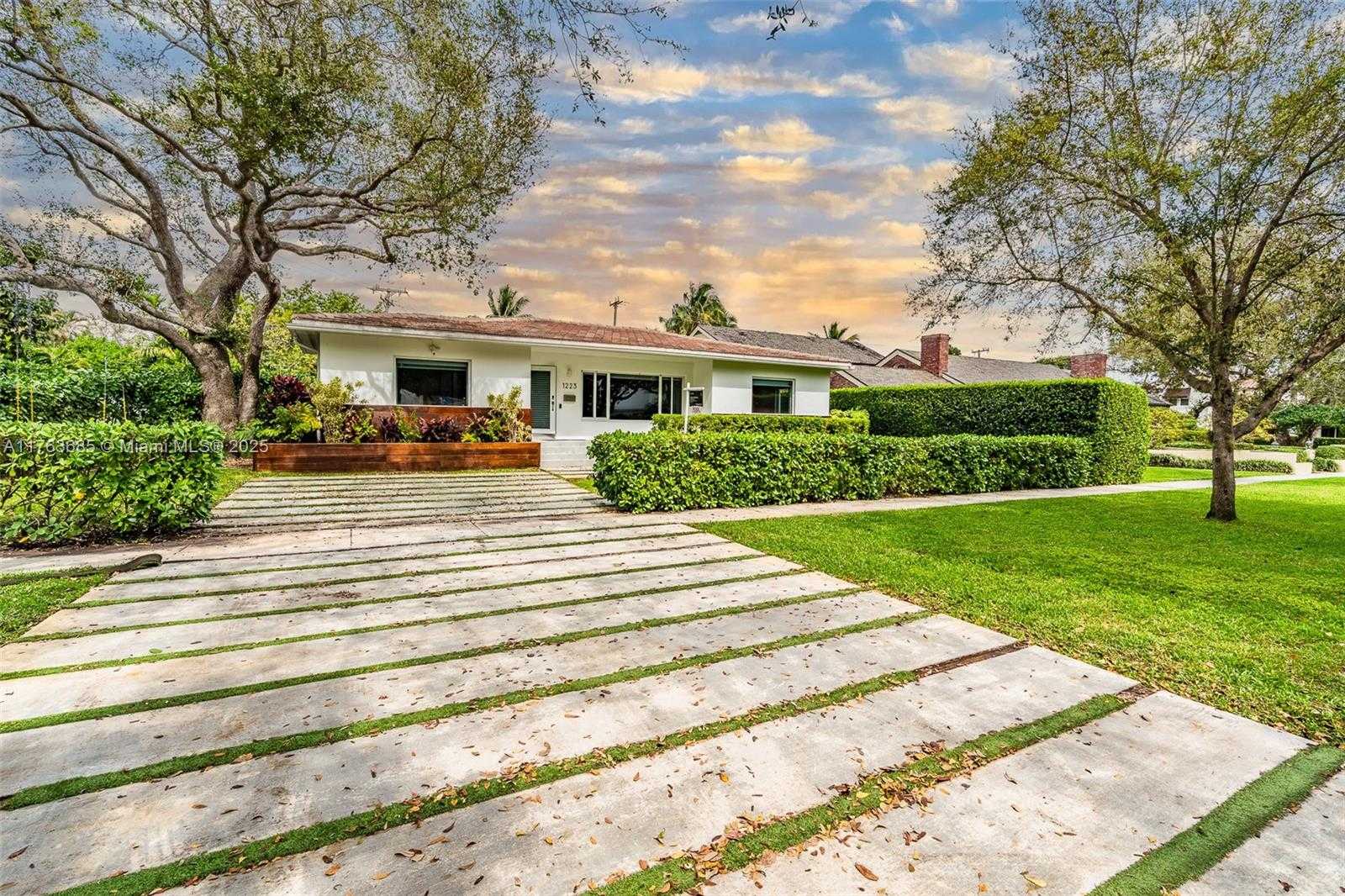 Small Image of 1223 NORTH EAST 102ND ST, Miami Shores Number 39