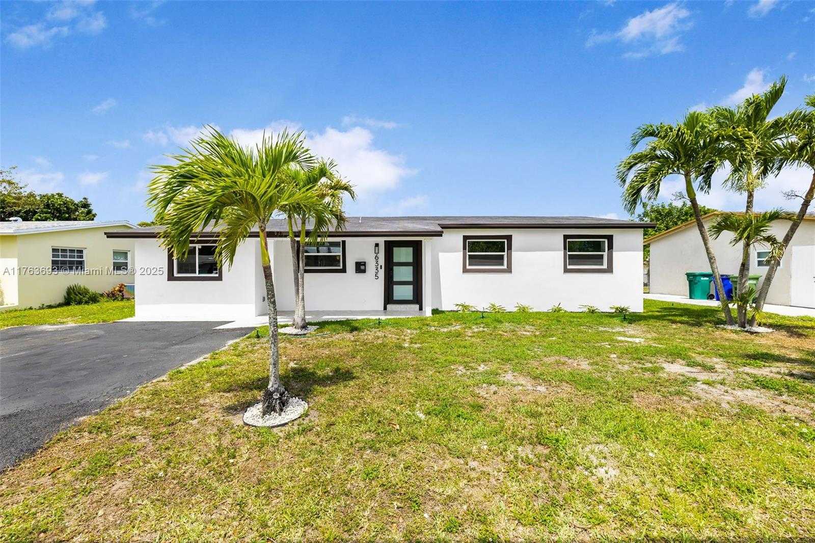 Small Image of 6335 SOUTHGATE BLVD, Margate Number 2