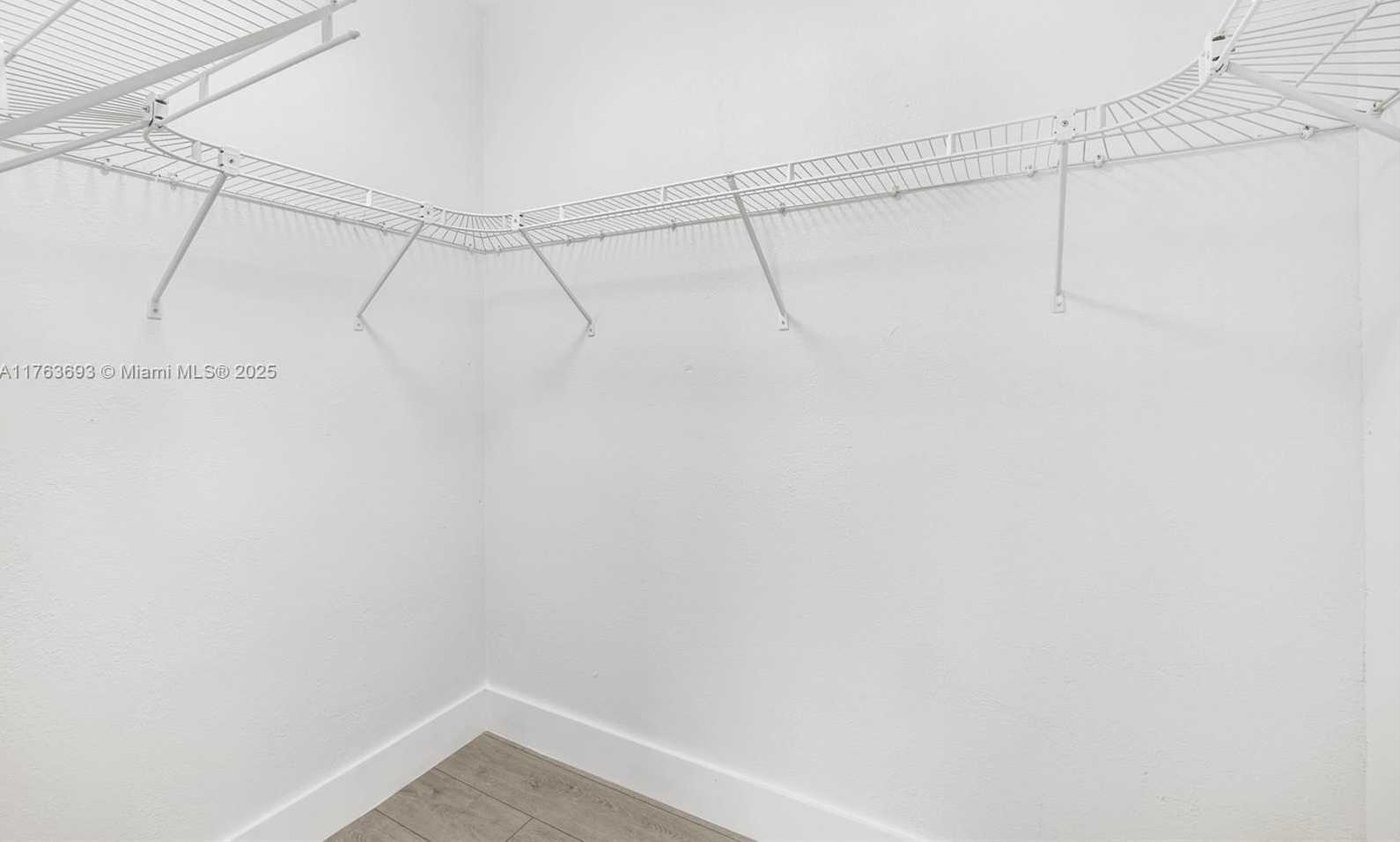 Small Image of 6335 SOUTHGATE BLVD, Margate Number 30
