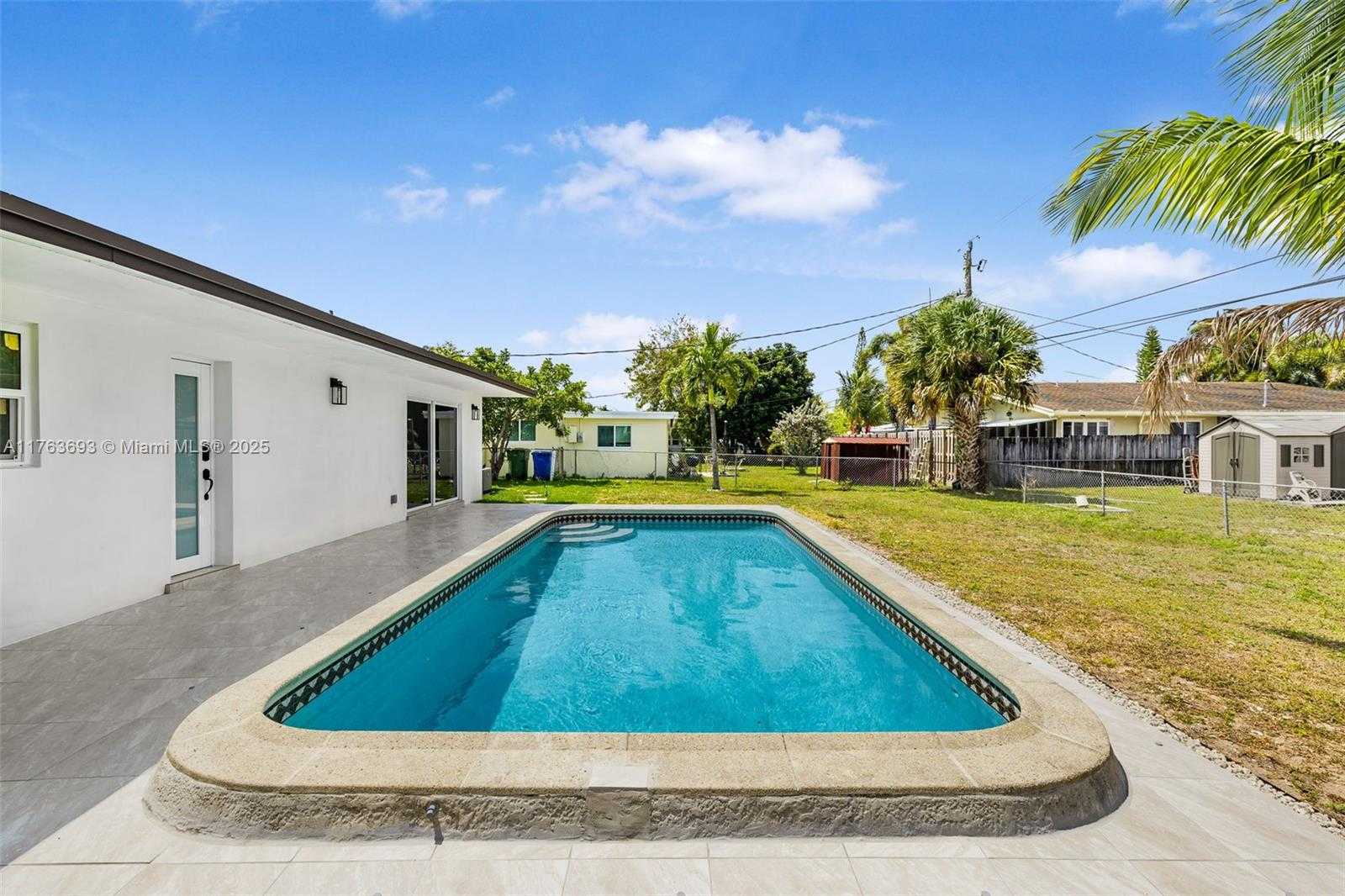 Small Image of 6335 SOUTHGATE BLVD, Margate Number 37