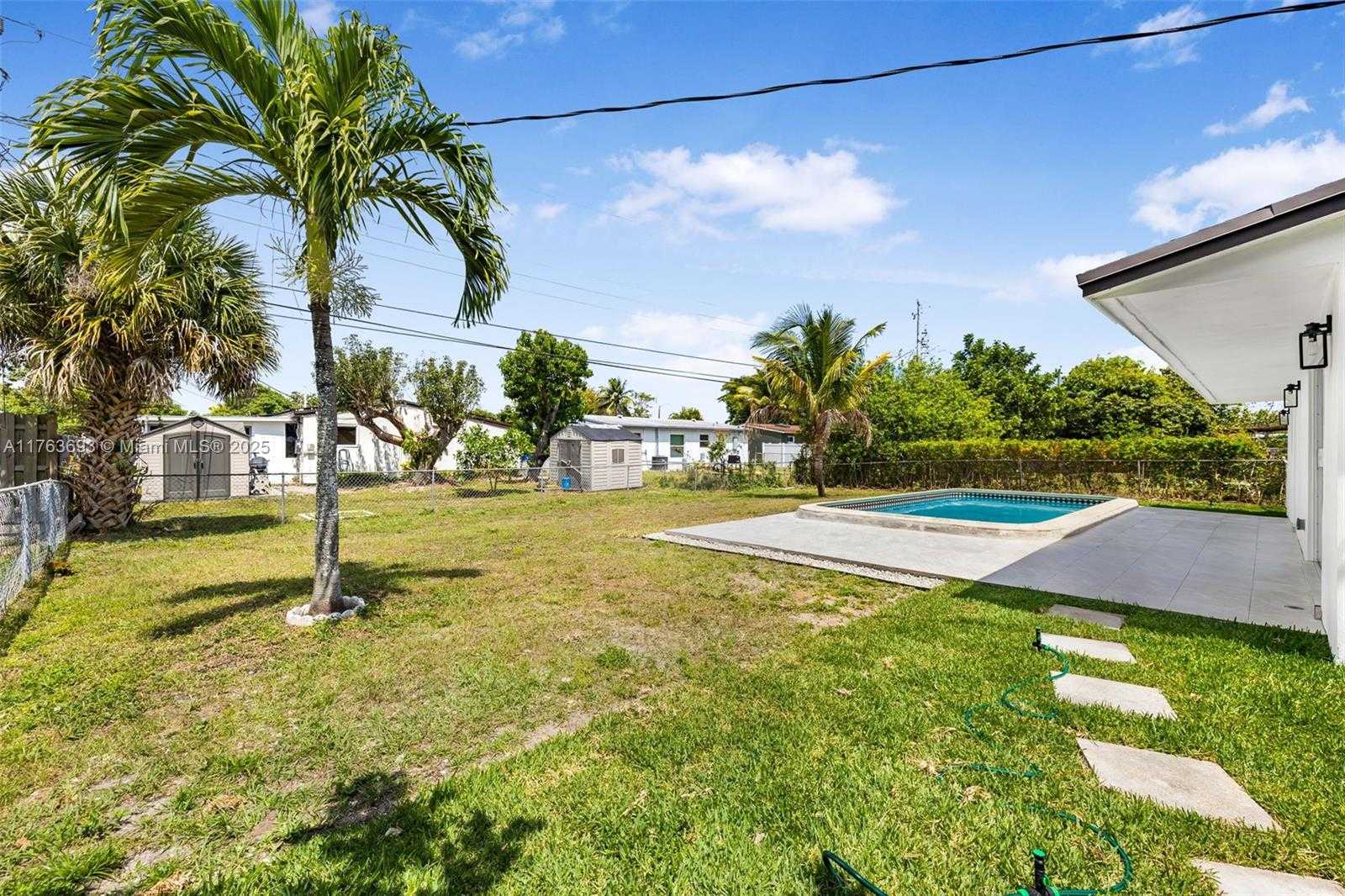 Small Image of 6335 SOUTHGATE BLVD, Margate Number 4
