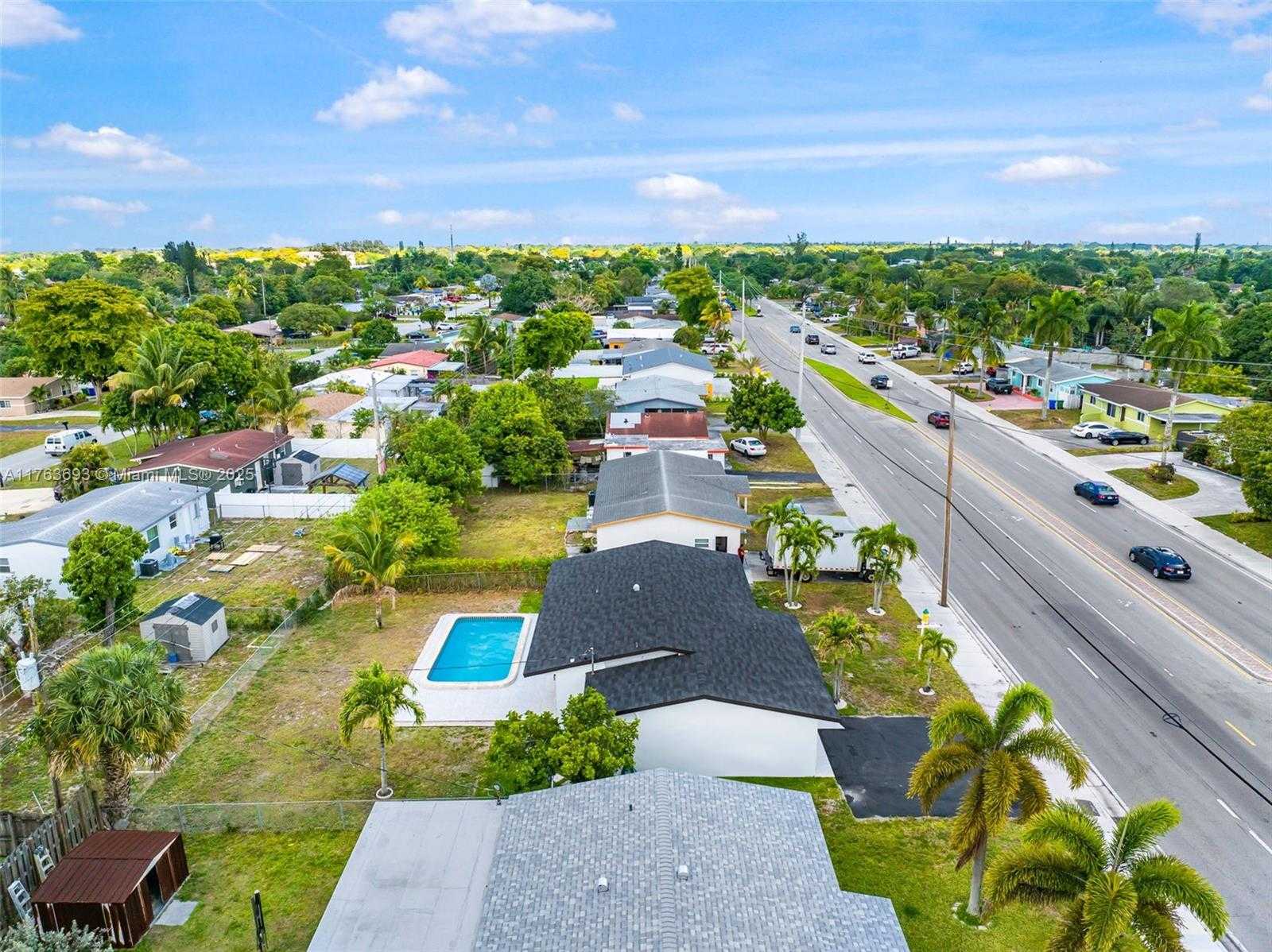 Small Image of 6335 SOUTHGATE BLVD, Margate Number 42