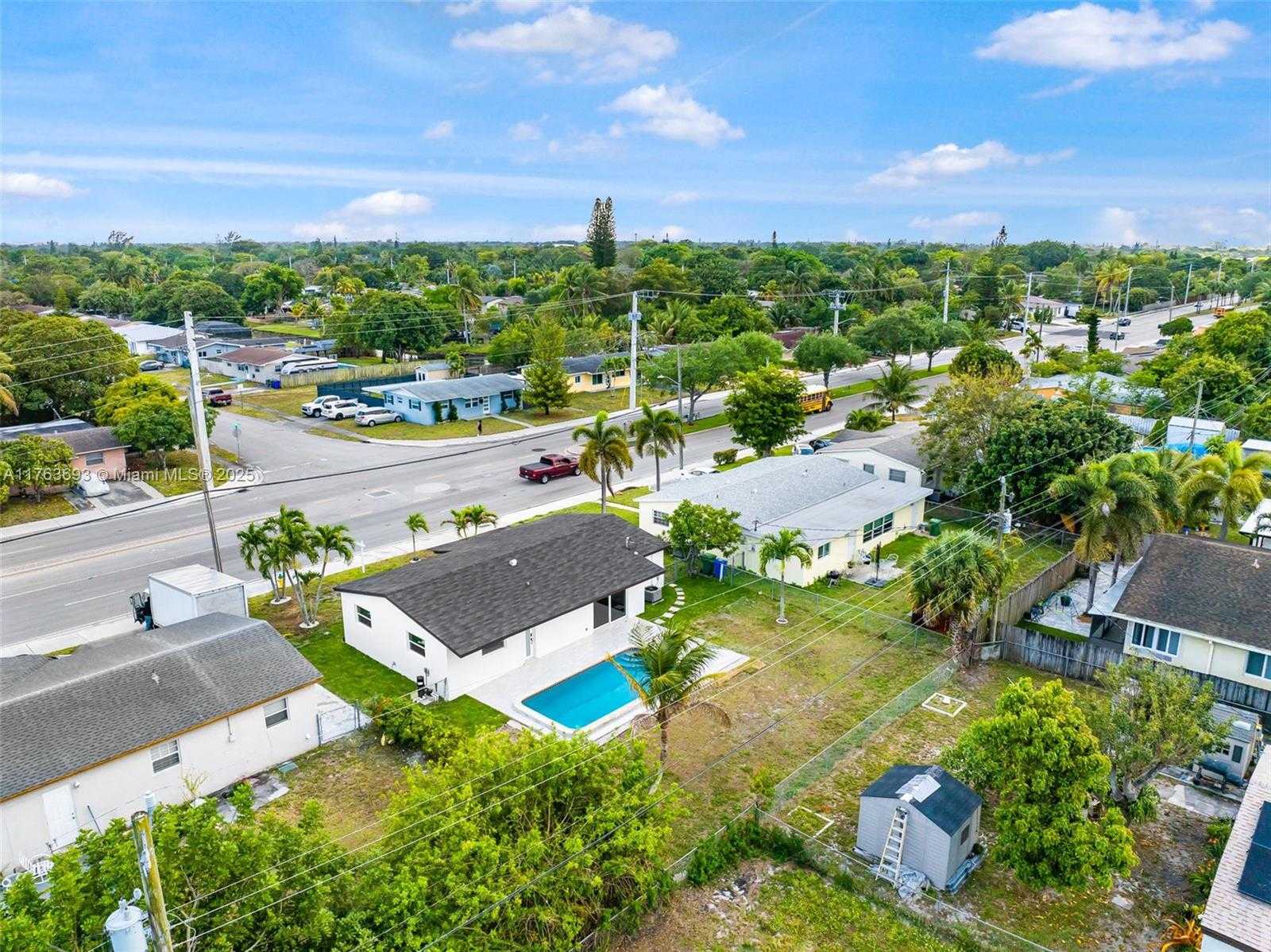 Small Image of 6335 SOUTHGATE BLVD, Margate Number 45