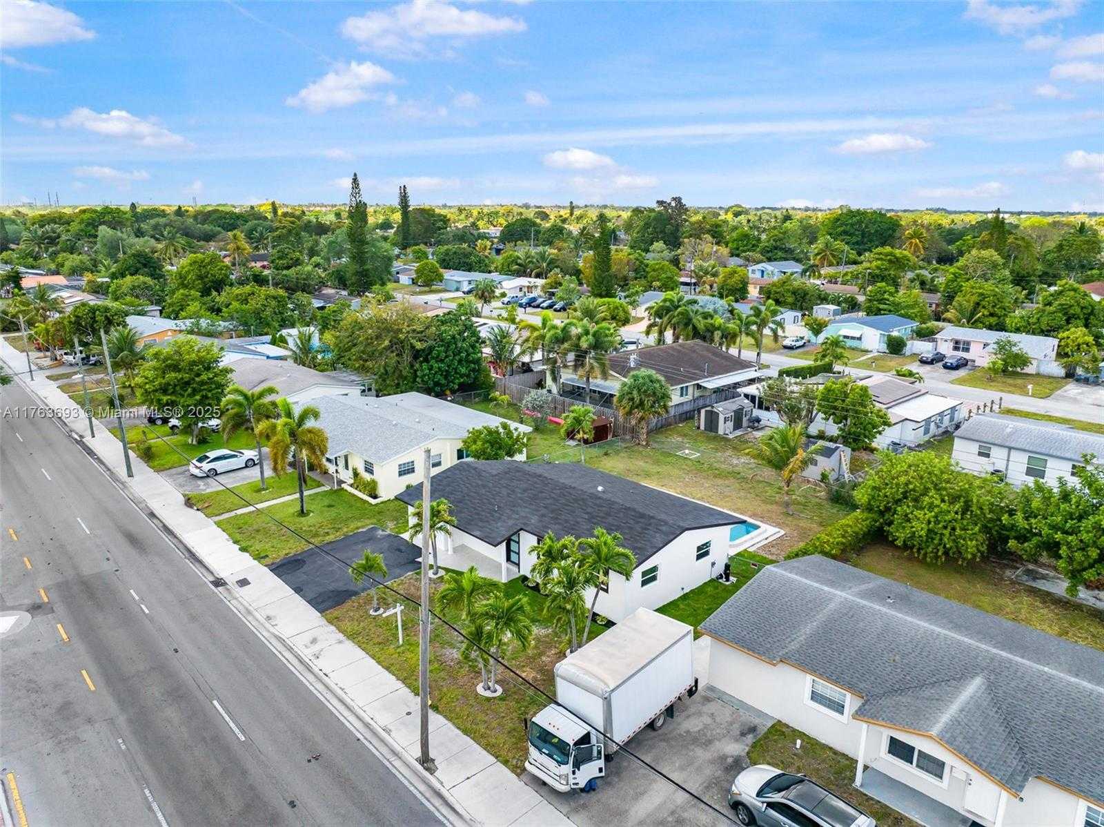 Small Image of 6335 SOUTHGATE BLVD, Margate Number 47