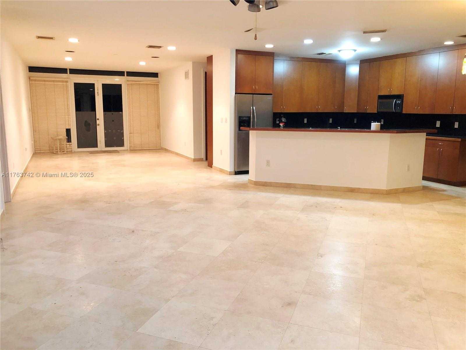 Small Image of 4750 SOUTH WEST 43RD AVE, Dania Beach Number 16