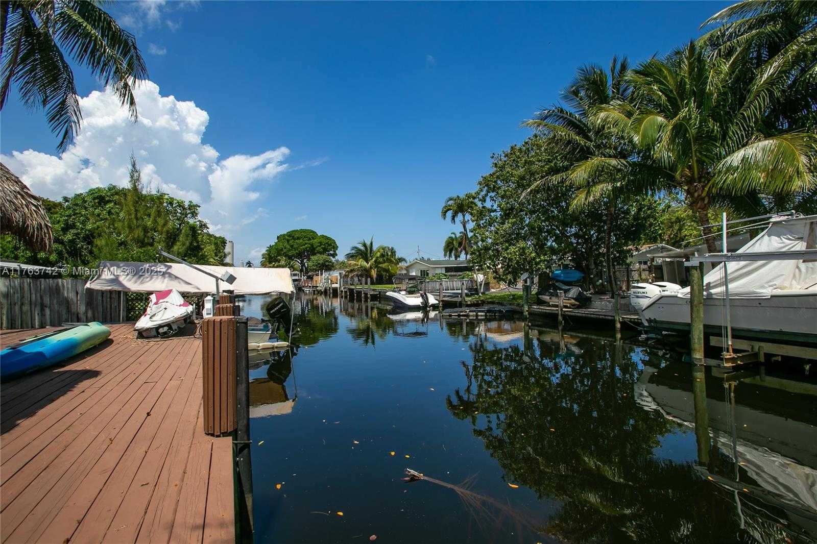 Small Image of 4750 SOUTH WEST 43RD AVE, Dania Beach Number 4