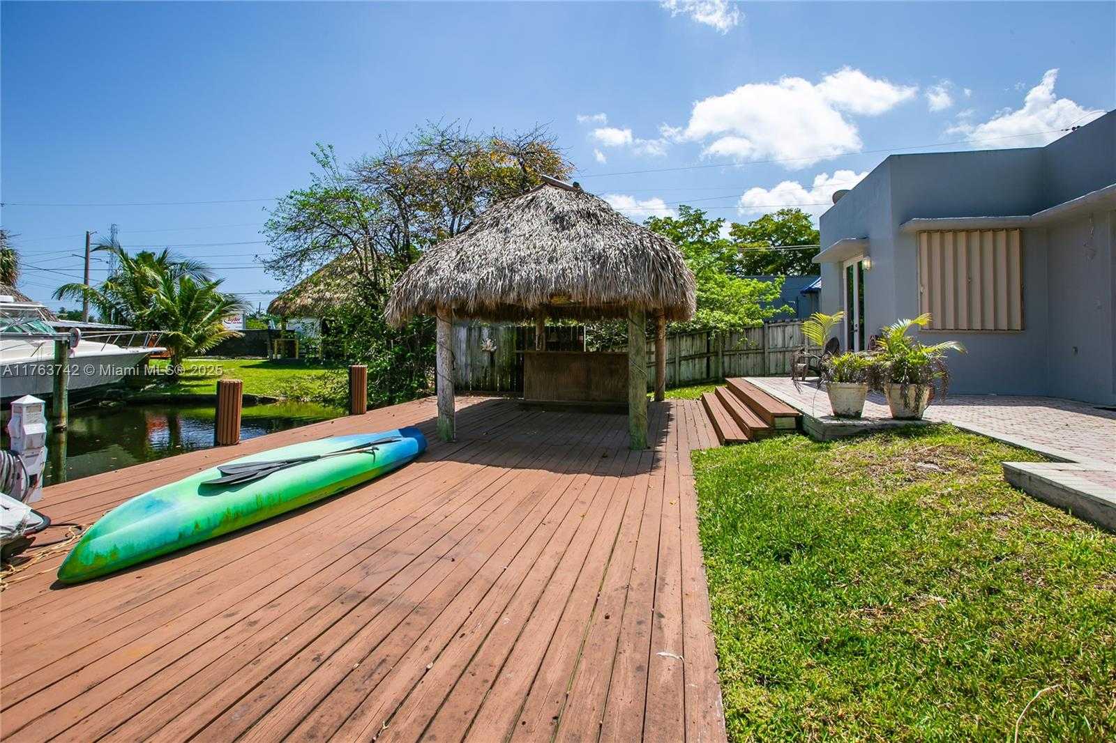 Small Image of 4750 SOUTH WEST 43RD AVE, Dania Beach Number 8