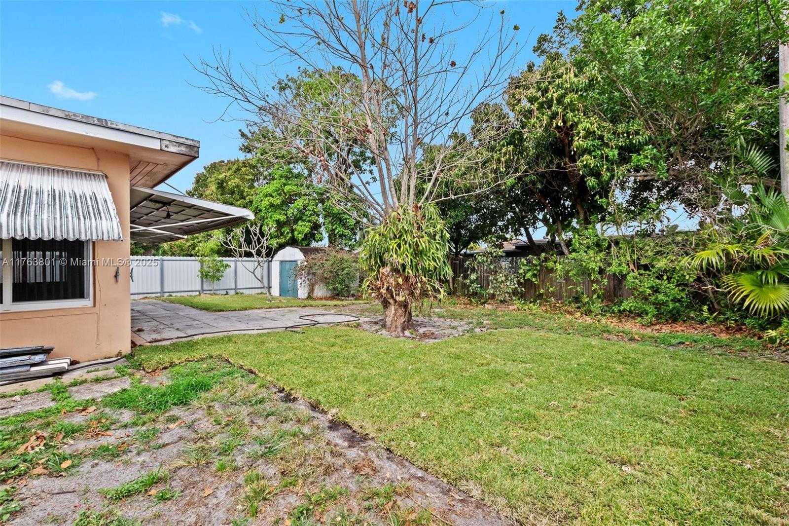 Small Image of 8131 NORTH WEST 12TH ST, Pembroke Pines Number 21