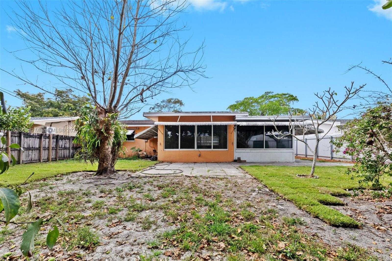 Small Image of 8131 NORTH WEST 12TH ST, Pembroke Pines Number 22