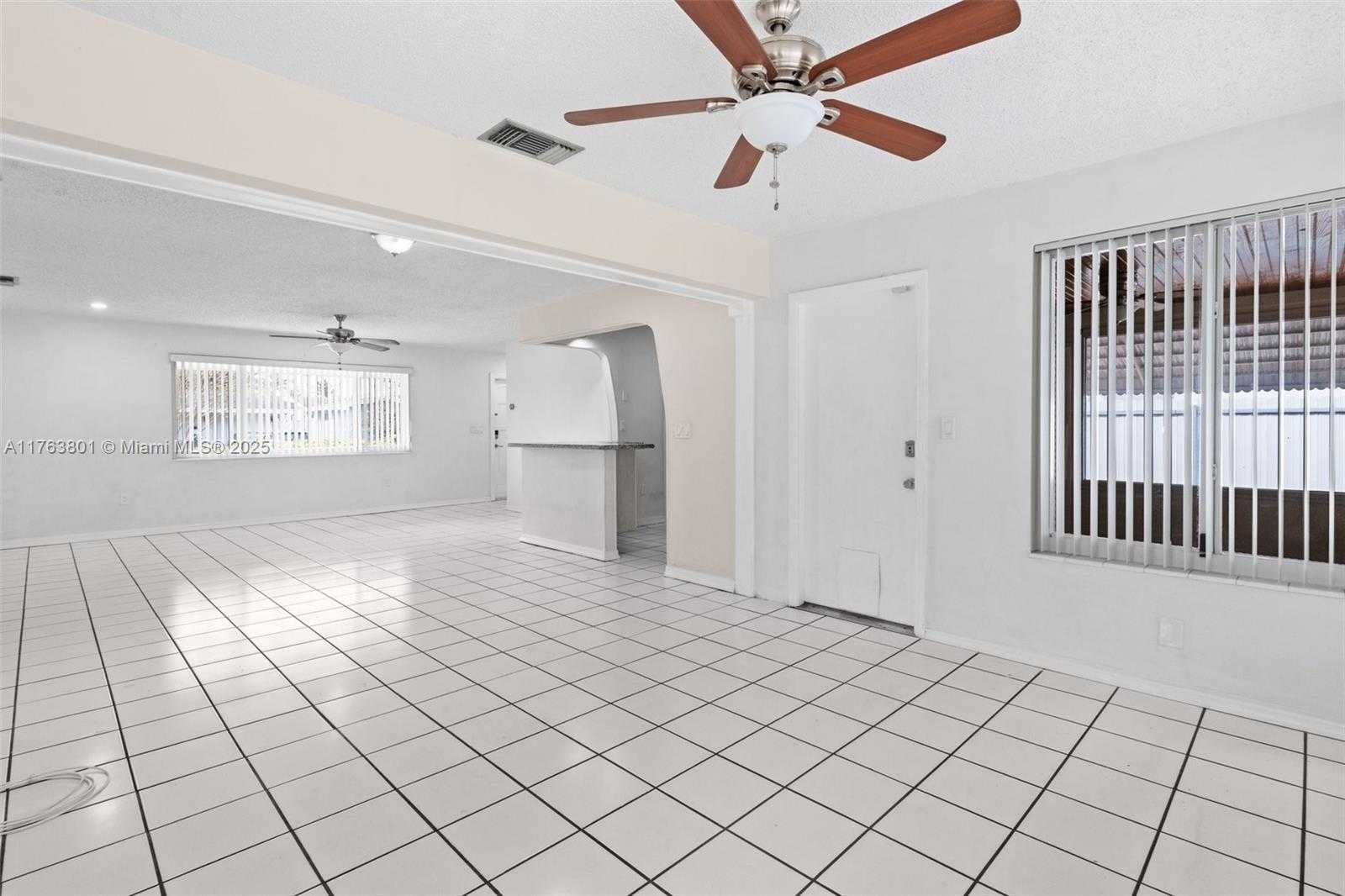Small Image of 8131 NORTH WEST 12TH ST, Pembroke Pines Number 5