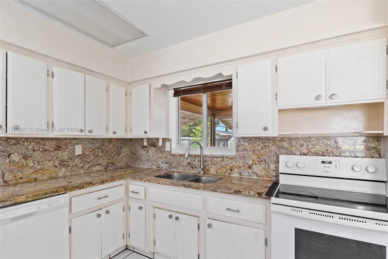 Small Image of 8131 NORTH WEST 12TH ST, Pembroke Pines Number 8