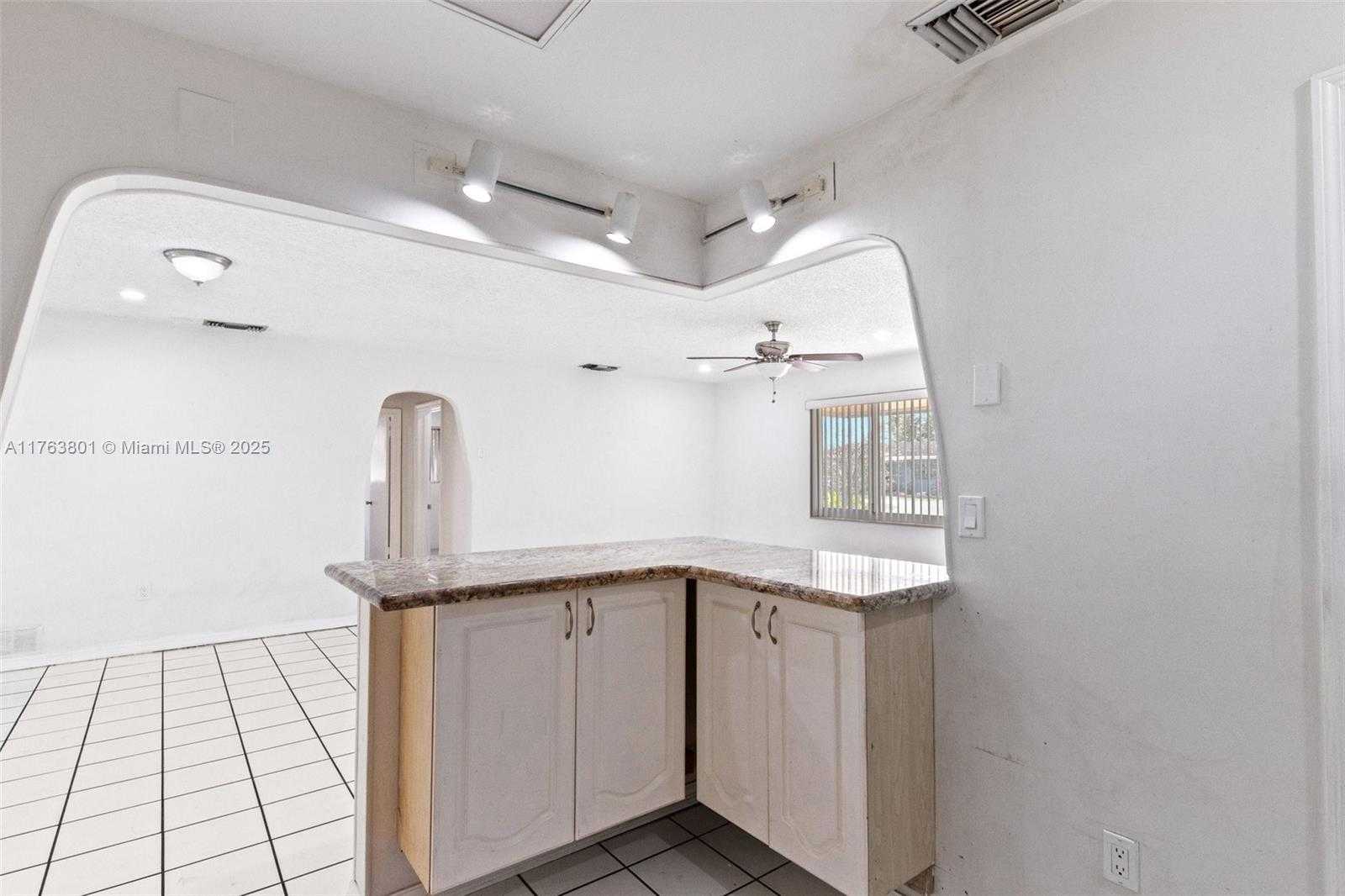 Small Image of 8131 NORTH WEST 12TH ST, Pembroke Pines Number 9