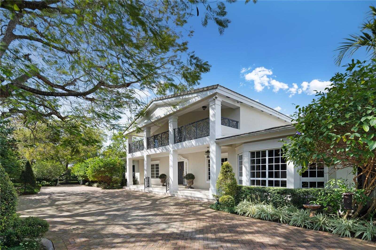 Small Image of 4620 GRANADA BLVD, Coral Gables Number 2