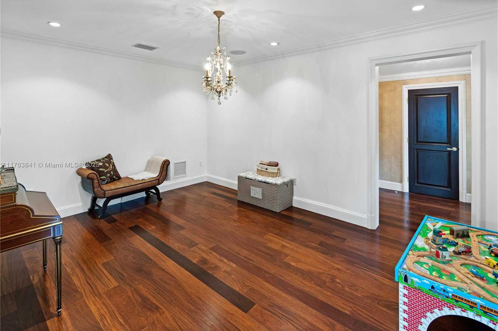 Small Image of 4620 GRANADA BLVD, Coral Gables Number 37