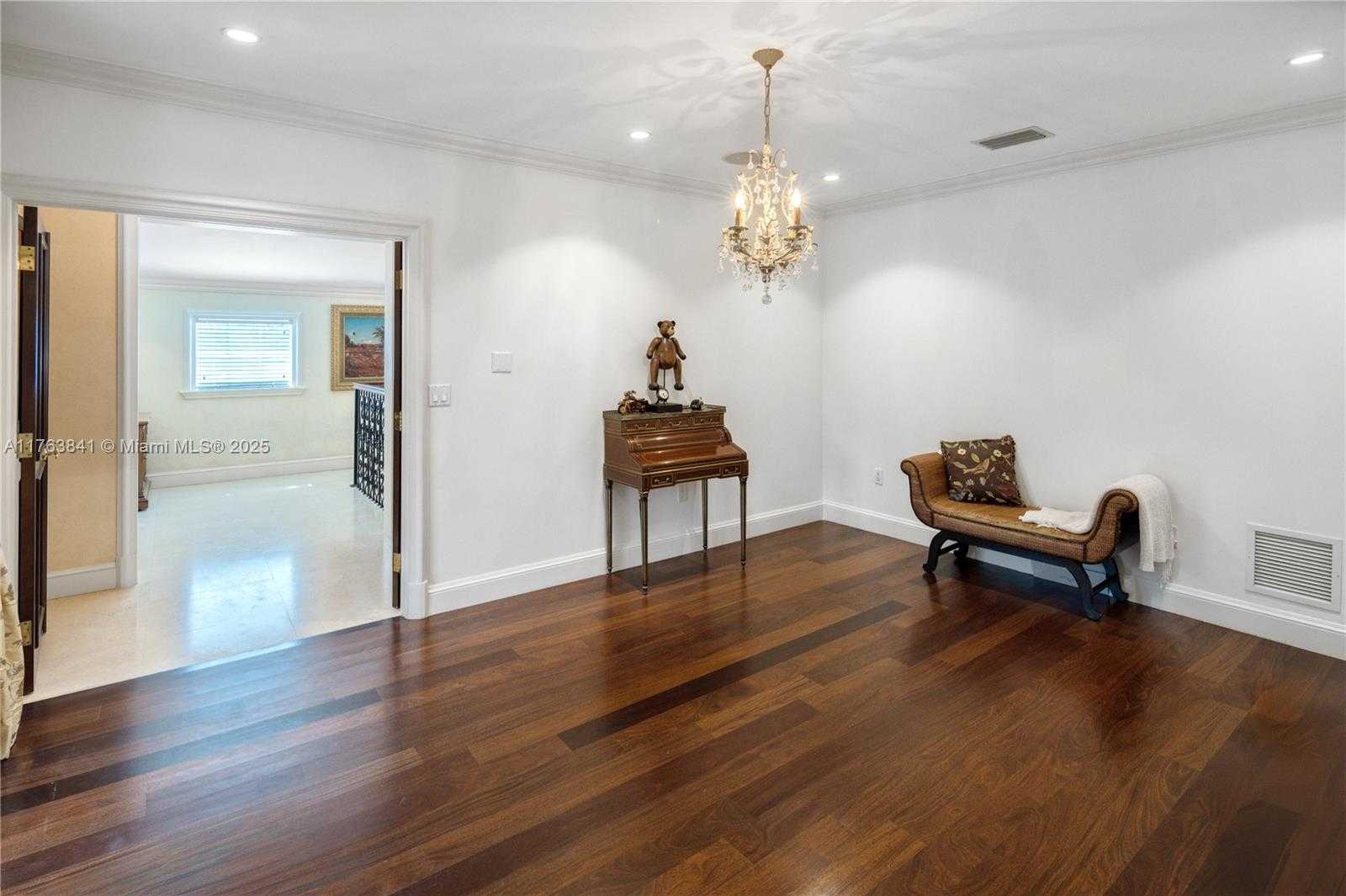 Small Image of 4620 GRANADA BLVD, Coral Gables Number 38