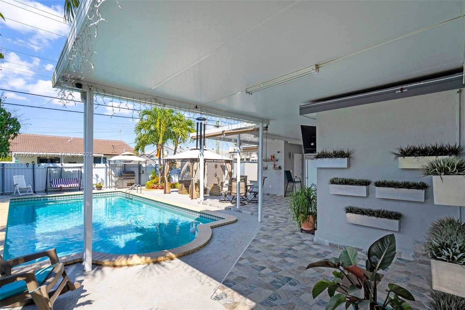 Small Image of 351 EAST 13TH ST, Hialeah Number 20