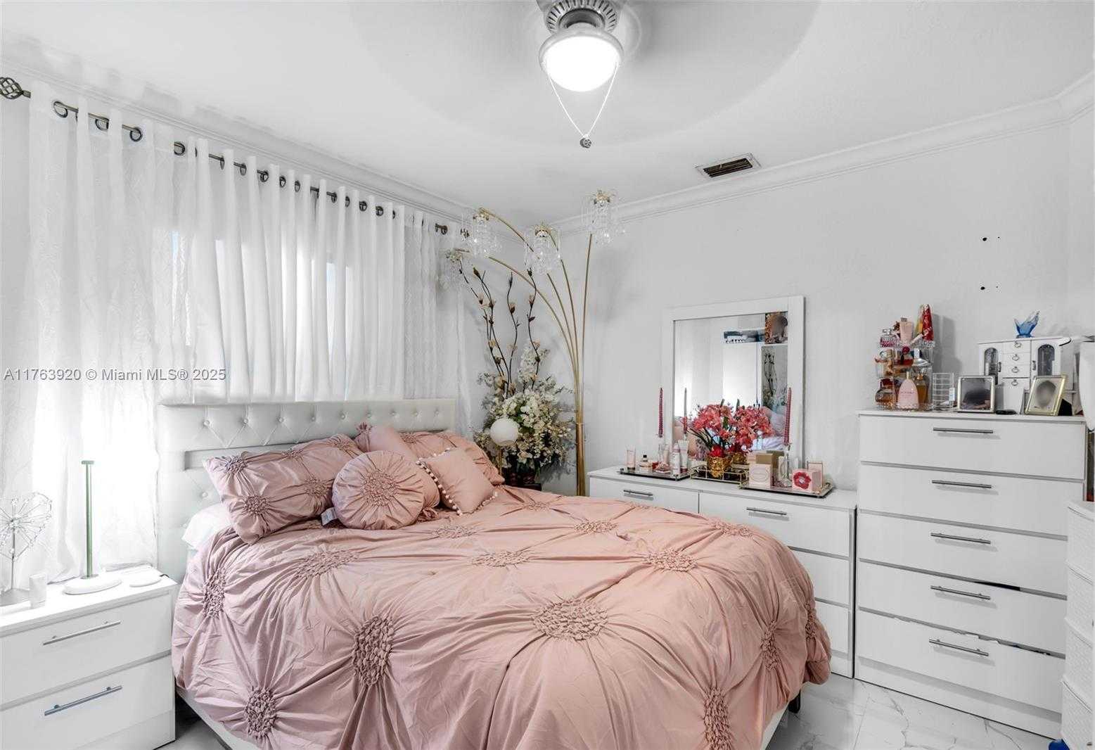 Small Image of 351 EAST 13TH ST, Hialeah Number 25