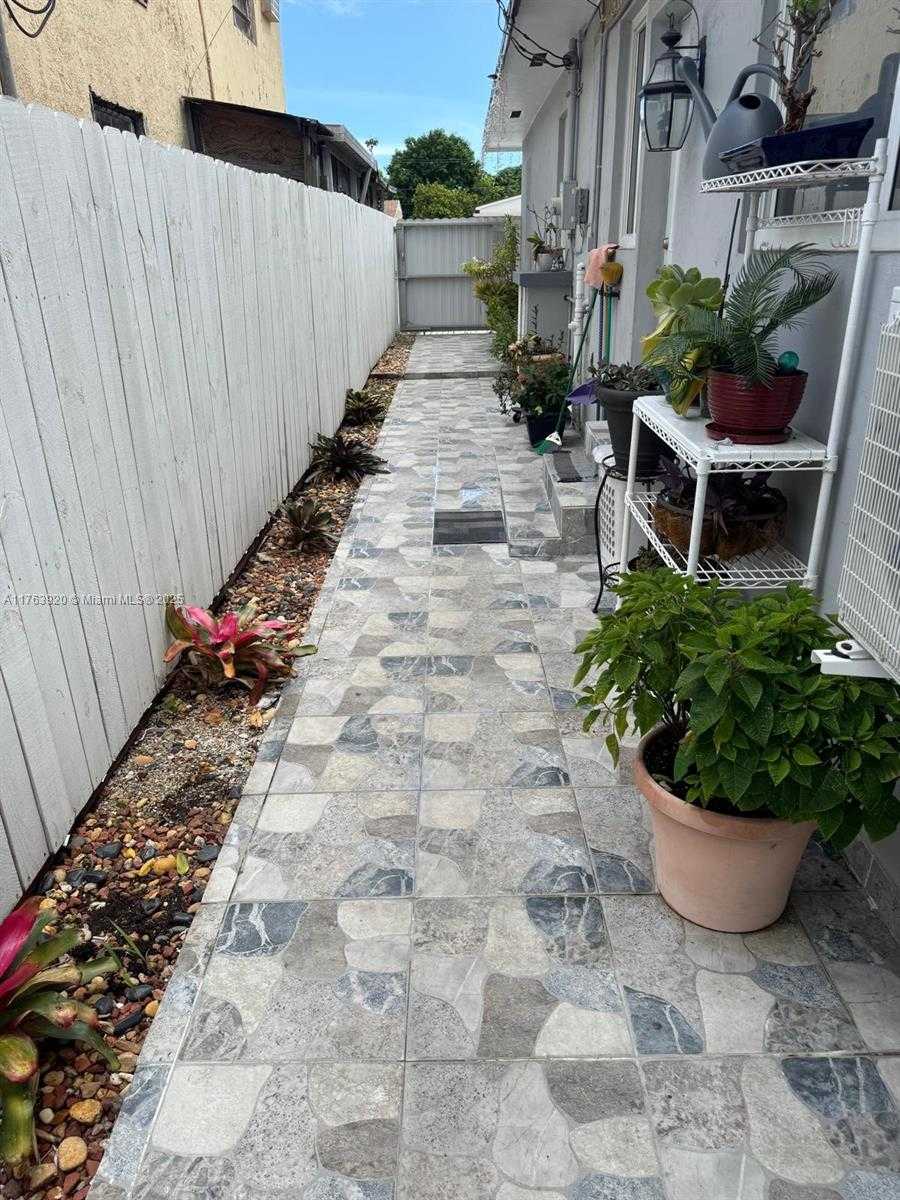 Small Image of 351 EAST 13TH ST, Hialeah Number 39