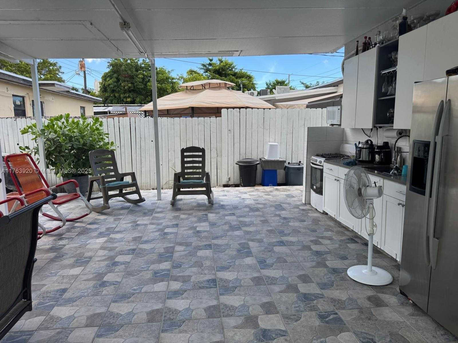 Small Image of 351 EAST 13TH ST, Hialeah Number 40