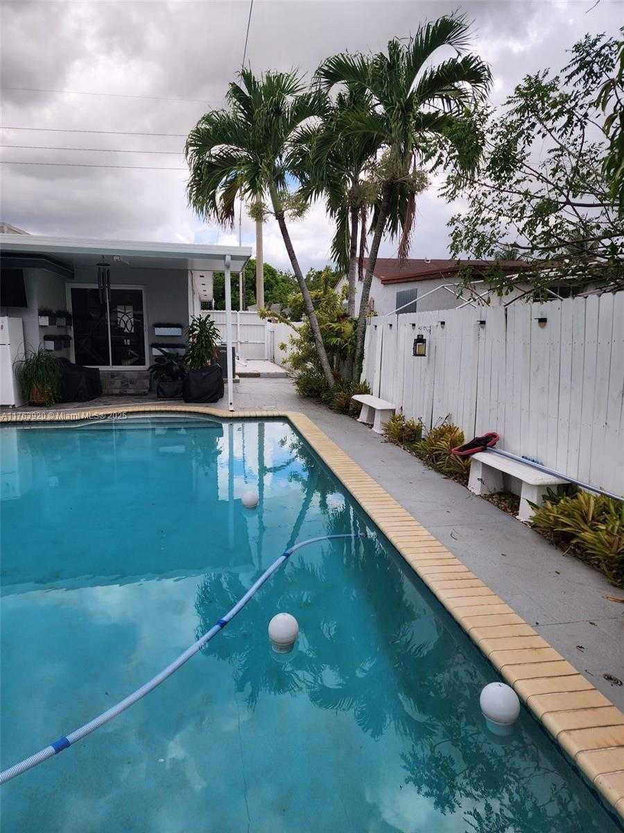 Small Image of 351 EAST 13TH ST, Hialeah Number 44