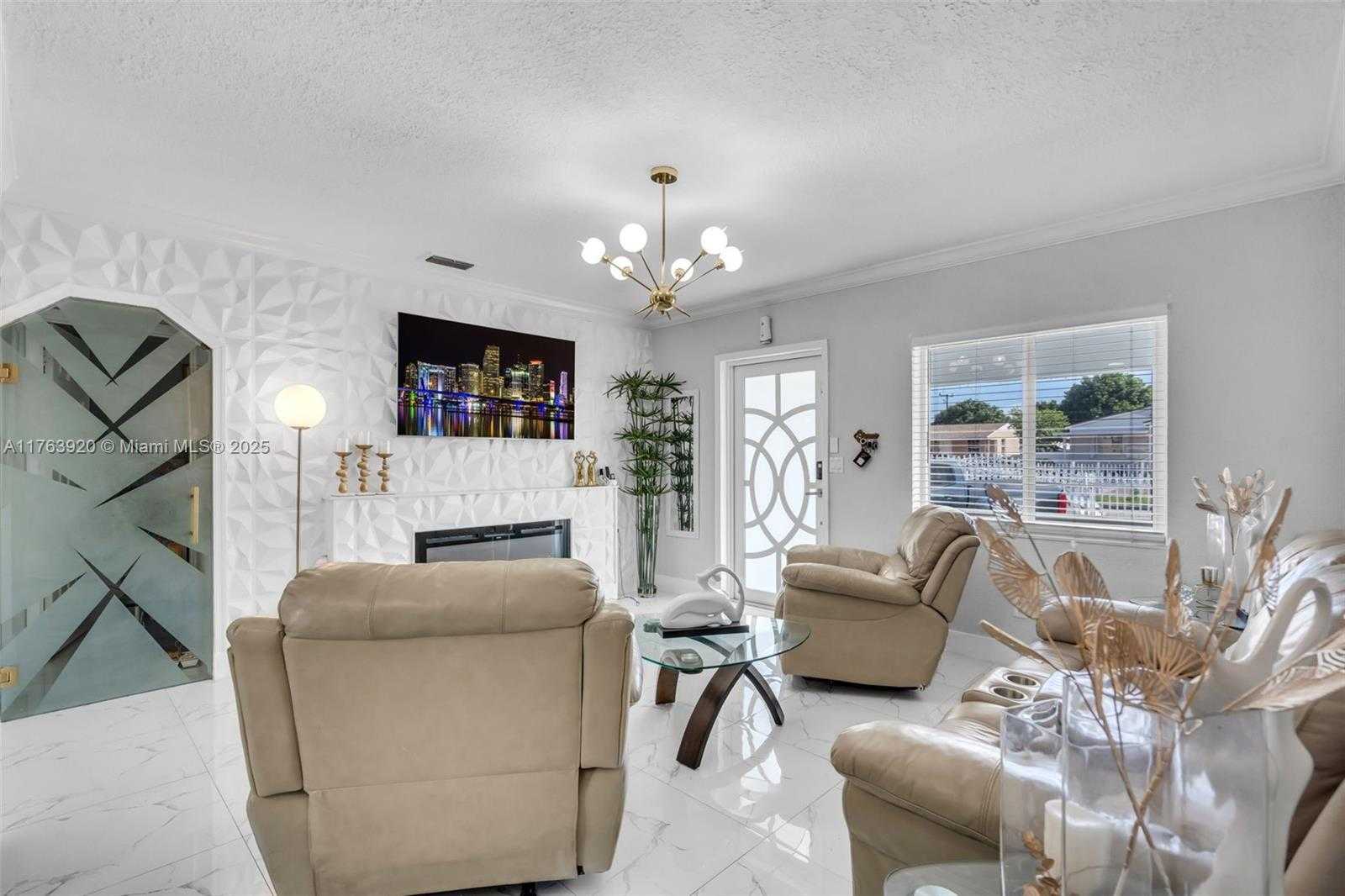 Small Image of 351 EAST 13TH ST, Hialeah Number 7