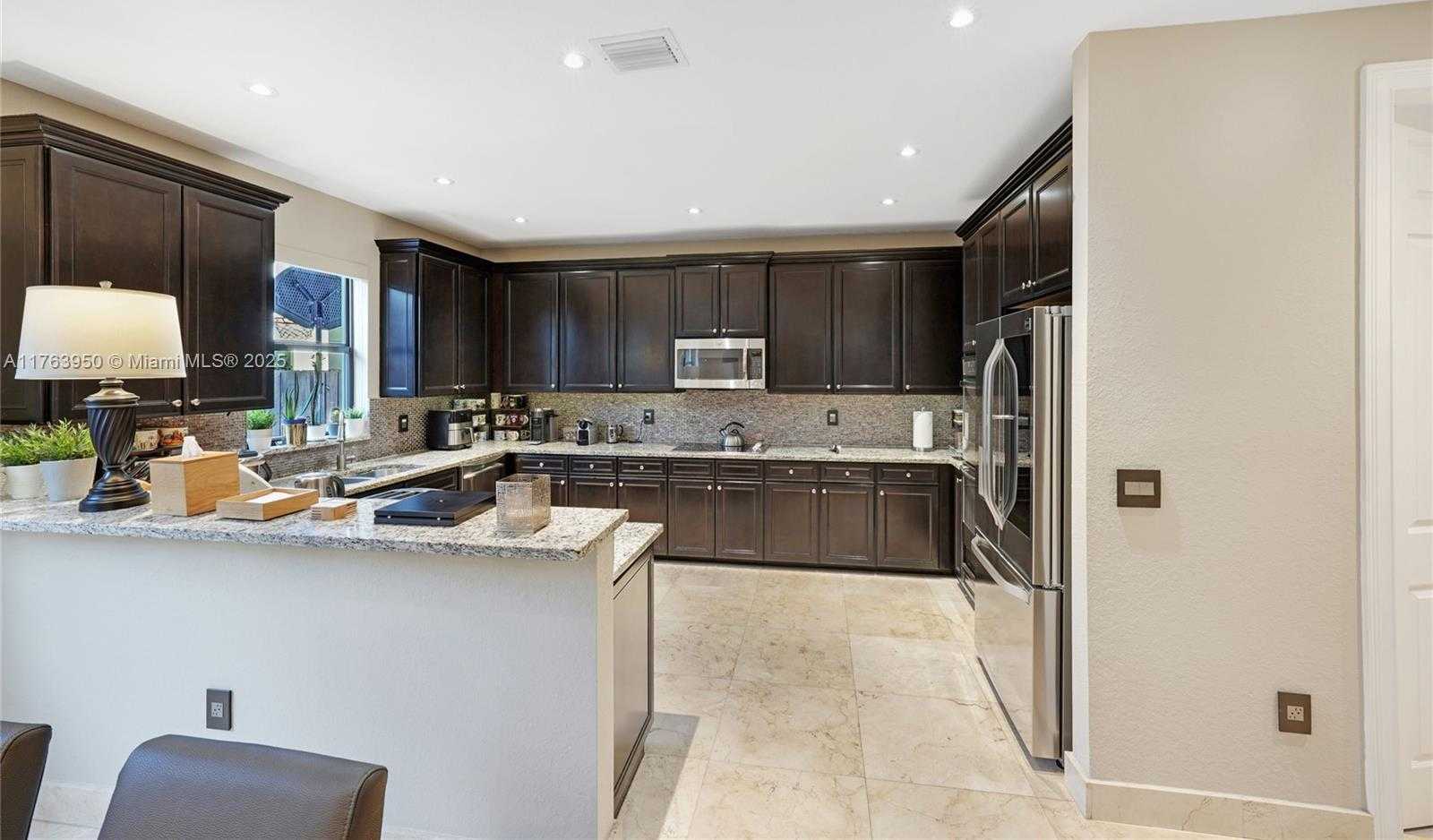 Small Image of 9835 NORTH WEST 86TH TER, Doral Number 13
