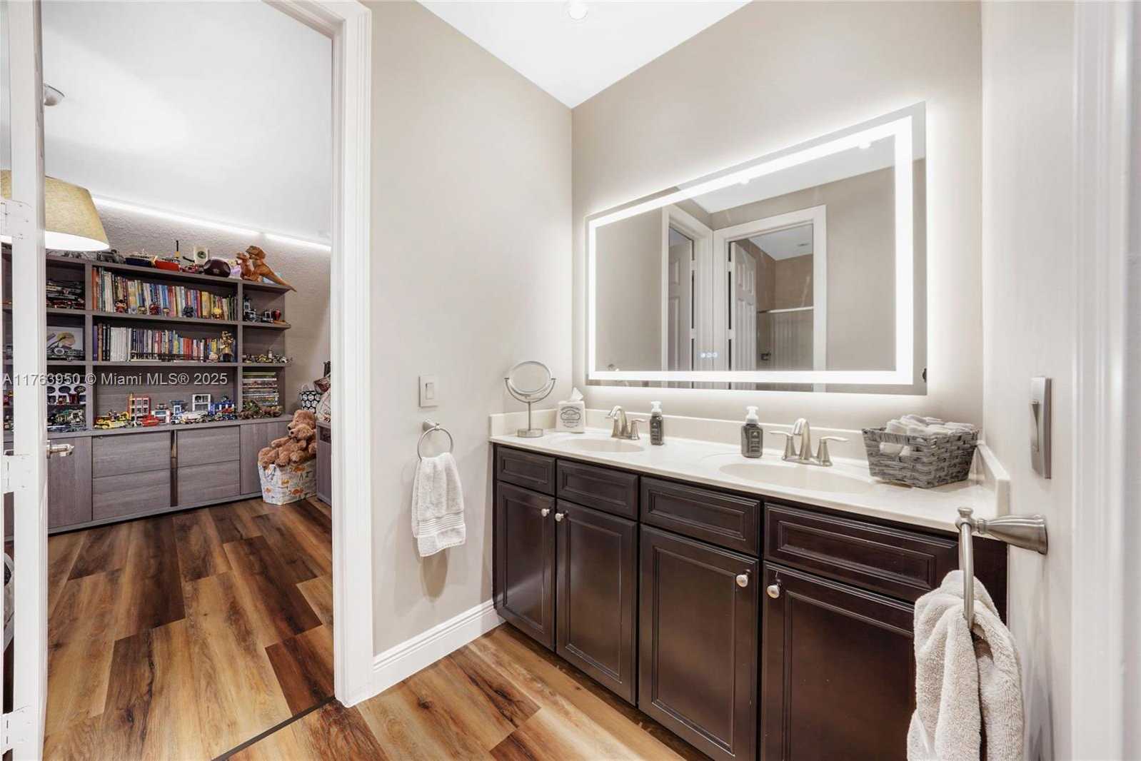 Small Image of 9835 NORTH WEST 86TH TER, Doral Number 33