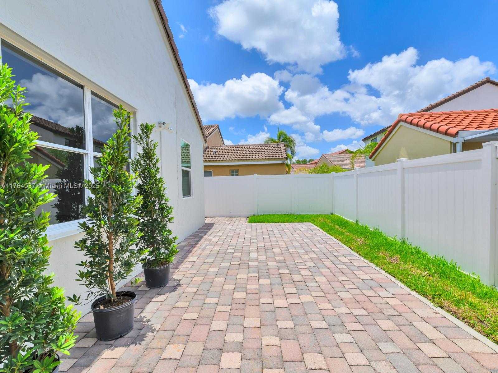 Small Image of 624 STANTON DR, Weston Number 67