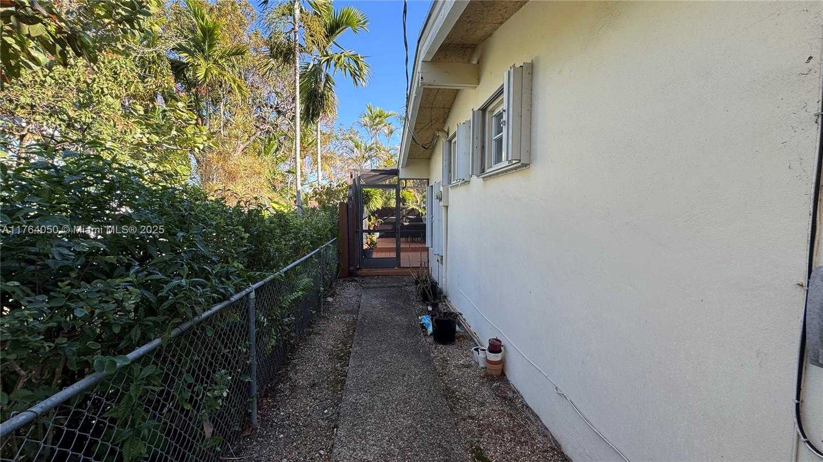 Small Image of 8720 SOUTH WEST 192ND TER, Cutler Bay Number 44
